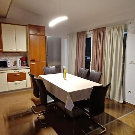 Apartment Nevena Omiš Exterior foto