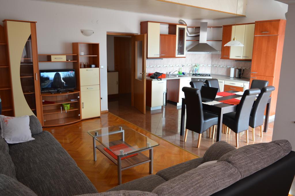Apartment Nevena Omiš Habitación foto